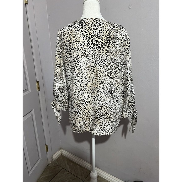 Chicos Size 1 Cream Brown Cheetah Print Blouse Long Sleeve Button Down Top - Picture 4 of 6